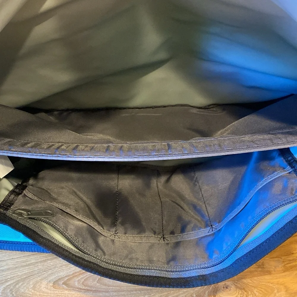 Timbuk2 messenger bag GUC - Picture 8 of 10